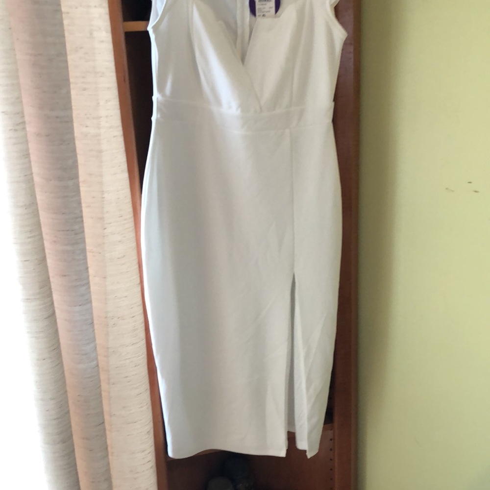 White Windsor Dress - Picture 12 of 13